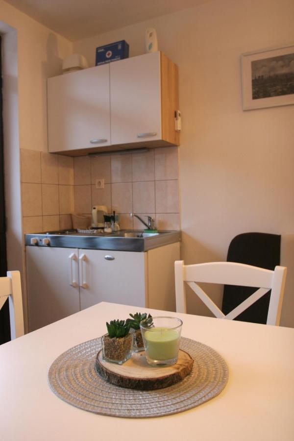 Studio Apartman Maria 卡维勒 外观 照片