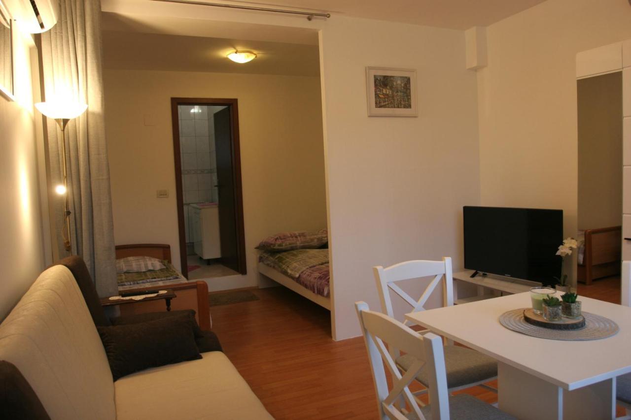 Studio Apartman Maria 卡维勒 外观 照片