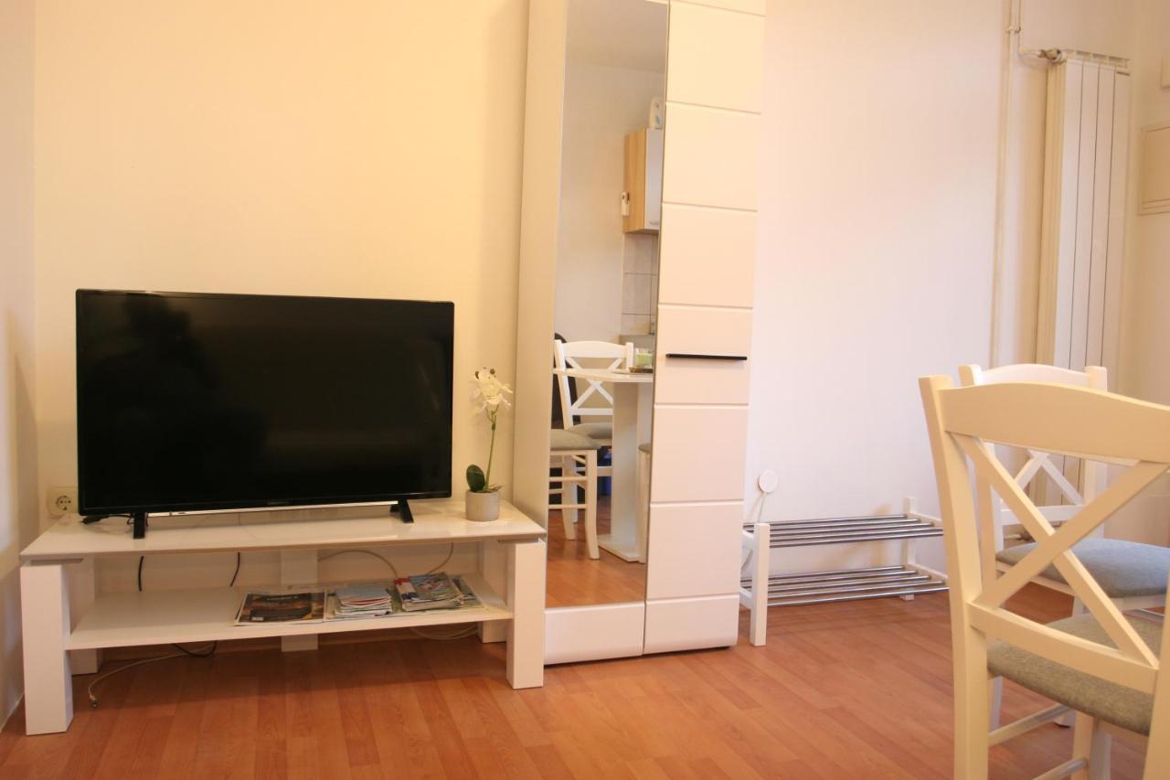Studio Apartman Maria 卡维勒 外观 照片